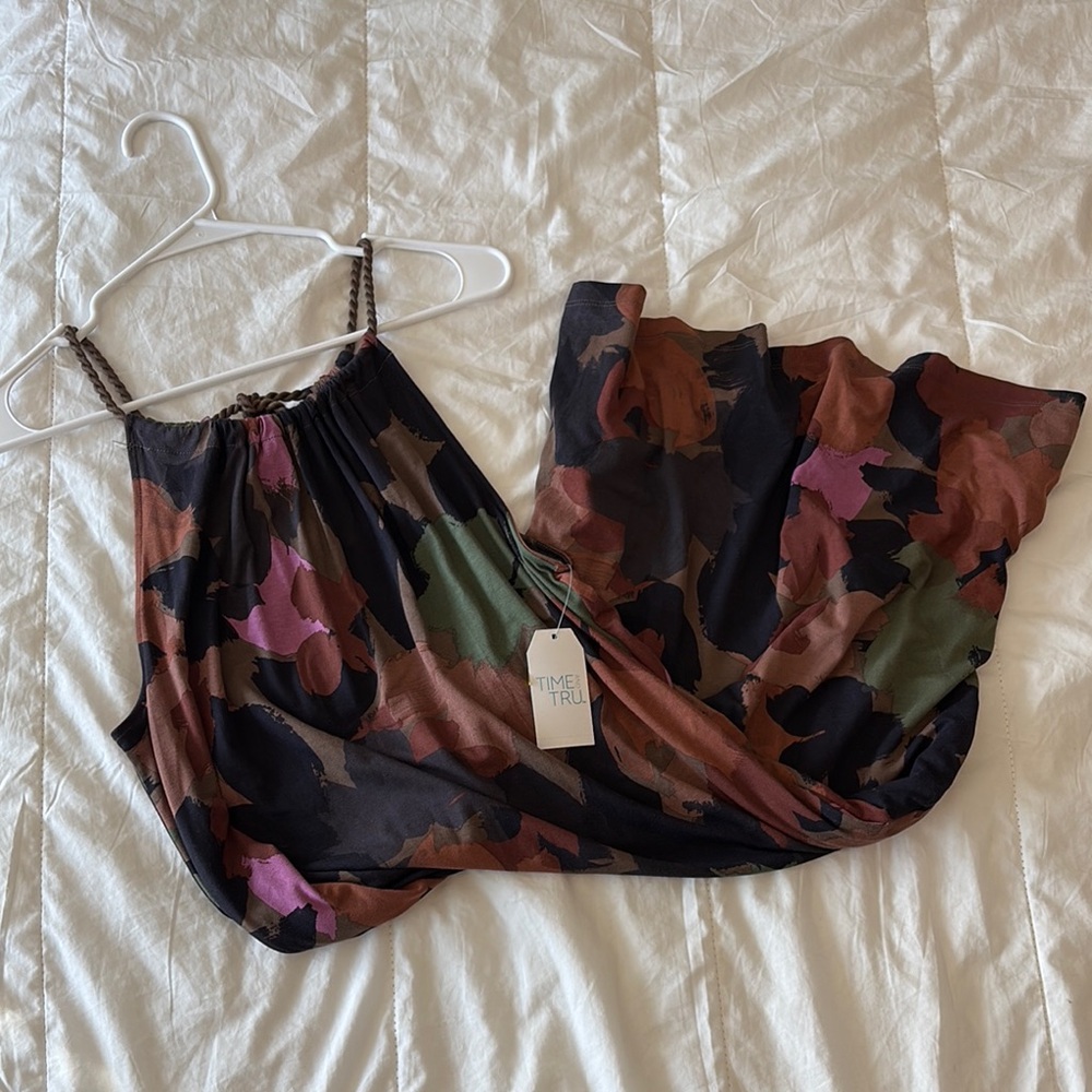 Women's Floral Halter Dress - Spring / Summer Fashion